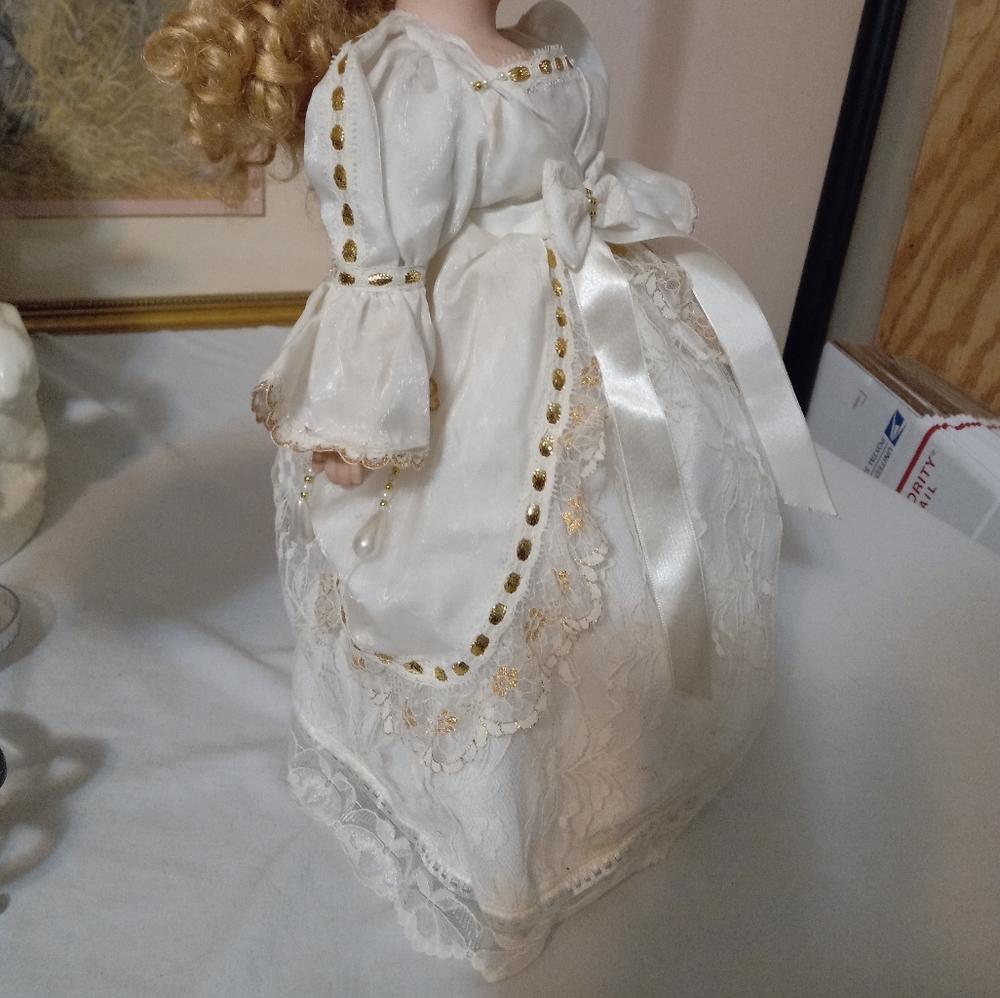 Vtg Porcelain Doll Blonde Hair Blue Eyes in Silky  Dress - Picture 9 of 9